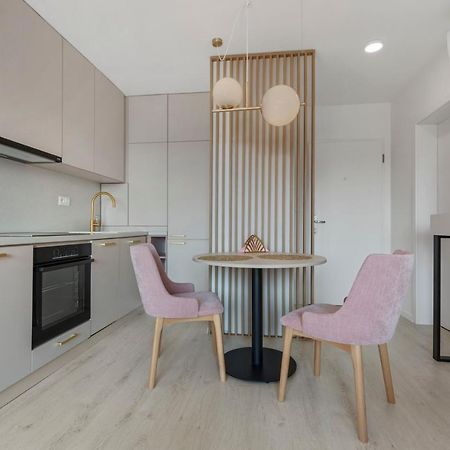 Apartmán Lam Rose - Ac - Terrace Bratislava Exteriér fotografie
