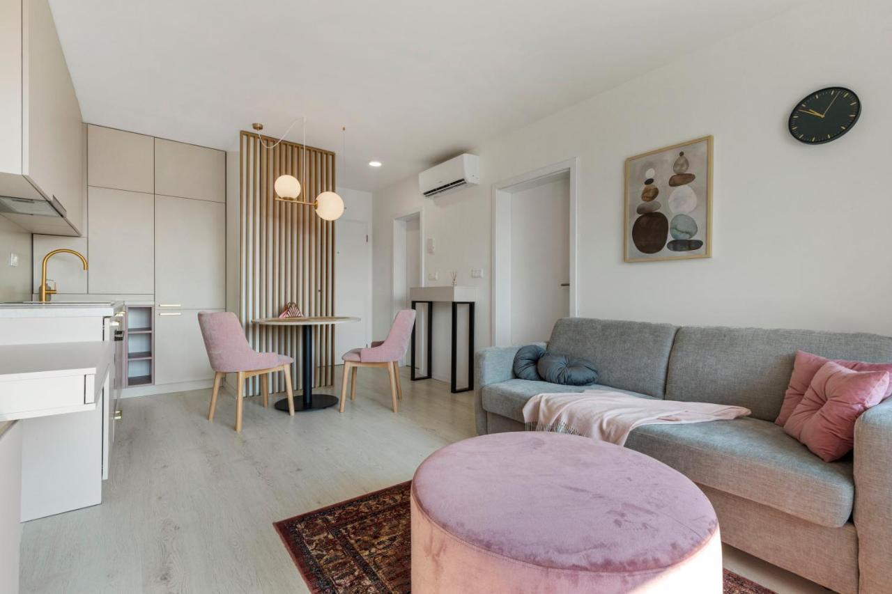 Apartmán Lam Rose - Ac - Terrace Bratislava Exteriér fotografie